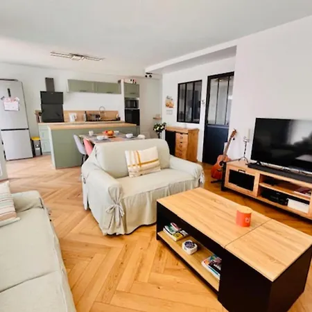 Lägenhet Bright In For 4 People