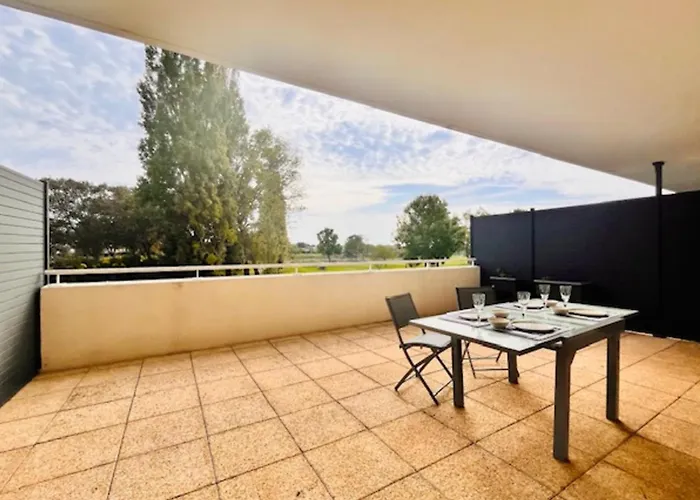 Terracelake Viewbeach 10 Min Walk Away *